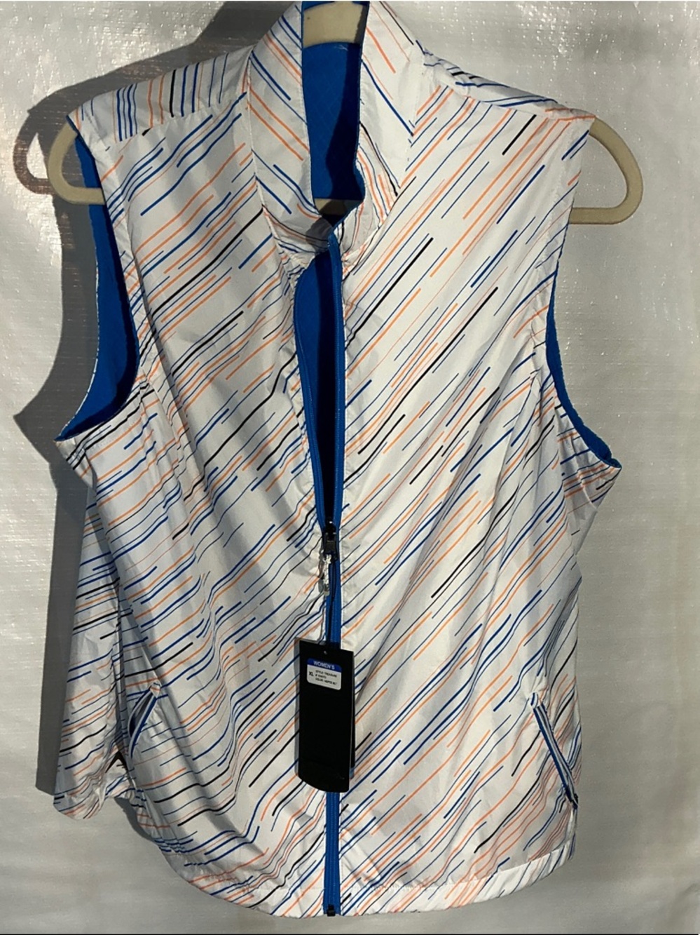 Reversible Antigua Women's White & Blue Sleeveless Zip Golf Vest